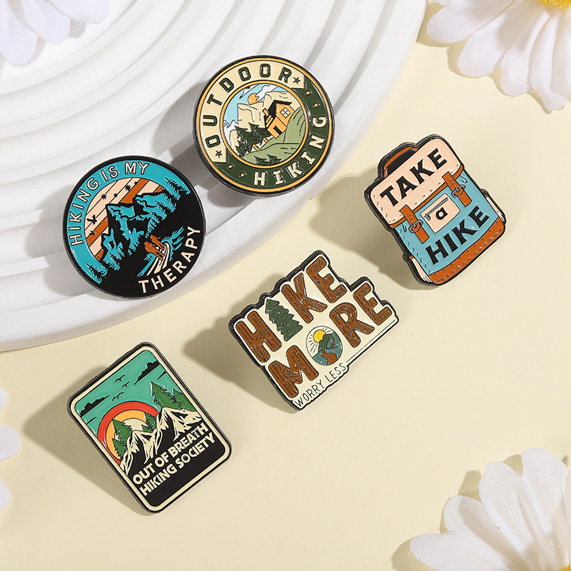 Outdoor Adventure Style Badges - огляд і ціна Outdoor Adventure Outfit